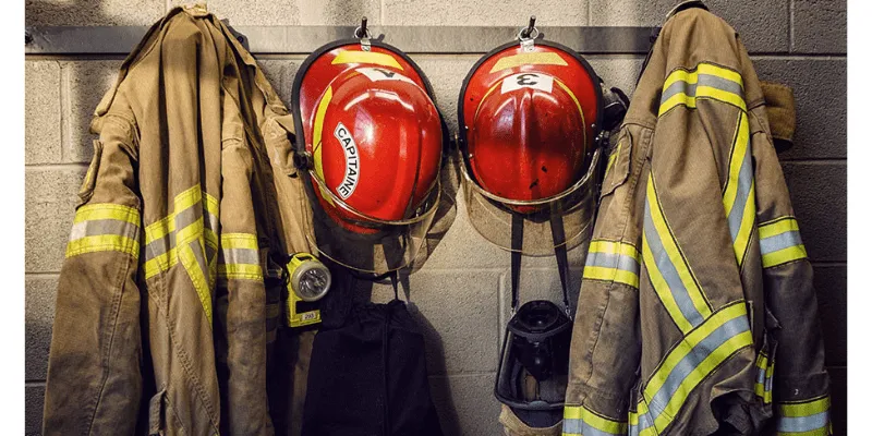 معرفی بهترین برند برای لباس اتش نشانی 3 معرفی بهترین برند برای لباس اتش نشانی